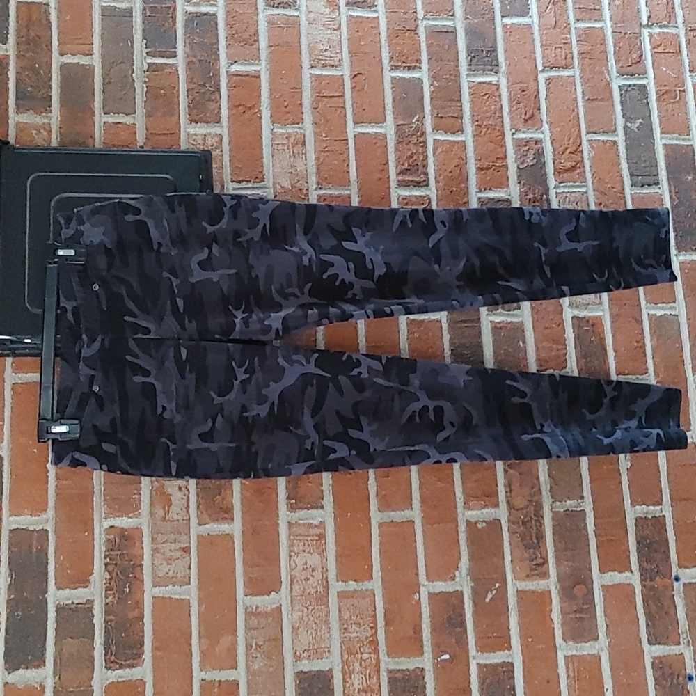 Lildy Gray Camo Pull On Legging Pants Size L-XL